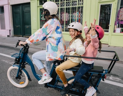 Faire du vélo en famille : balades et vacances